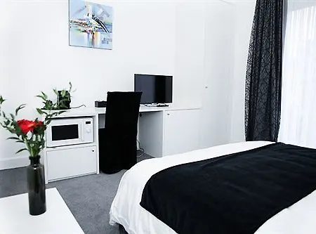 Satellite Hotel 2*
